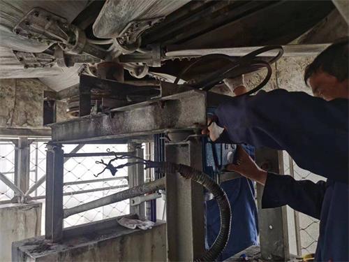 <a href=http://m.yhgjgyxgs.com/peijian/fan/ target=_blank class=infotextkey>冷卻塔風(fēng)機(jī)</a>噪聲控制方法